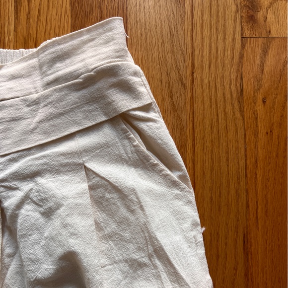 Off white Wide Leg Crop pants. Casual Wide Leg Loose Solid Color Capri-Pants - Picture 6 of 15